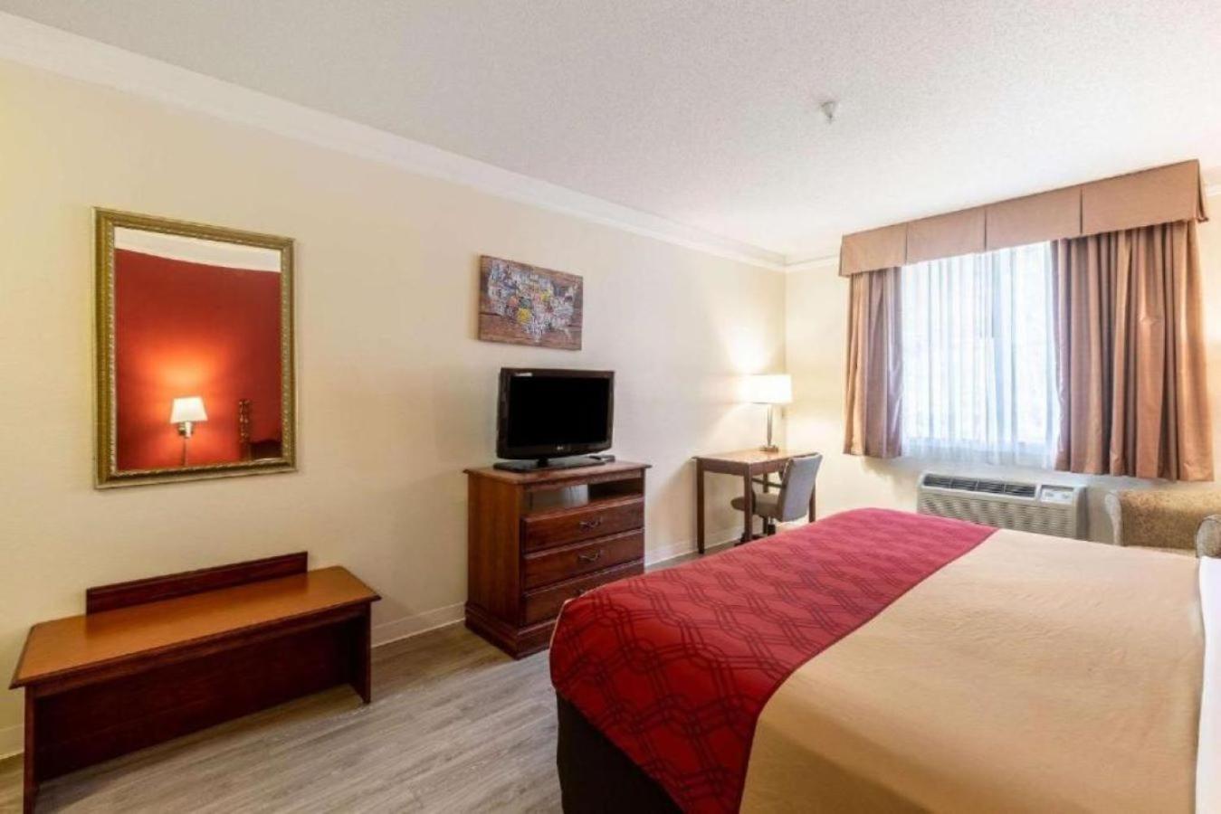 Econo Lodge Inn & Suites Дугласвилл Экстерьер фото